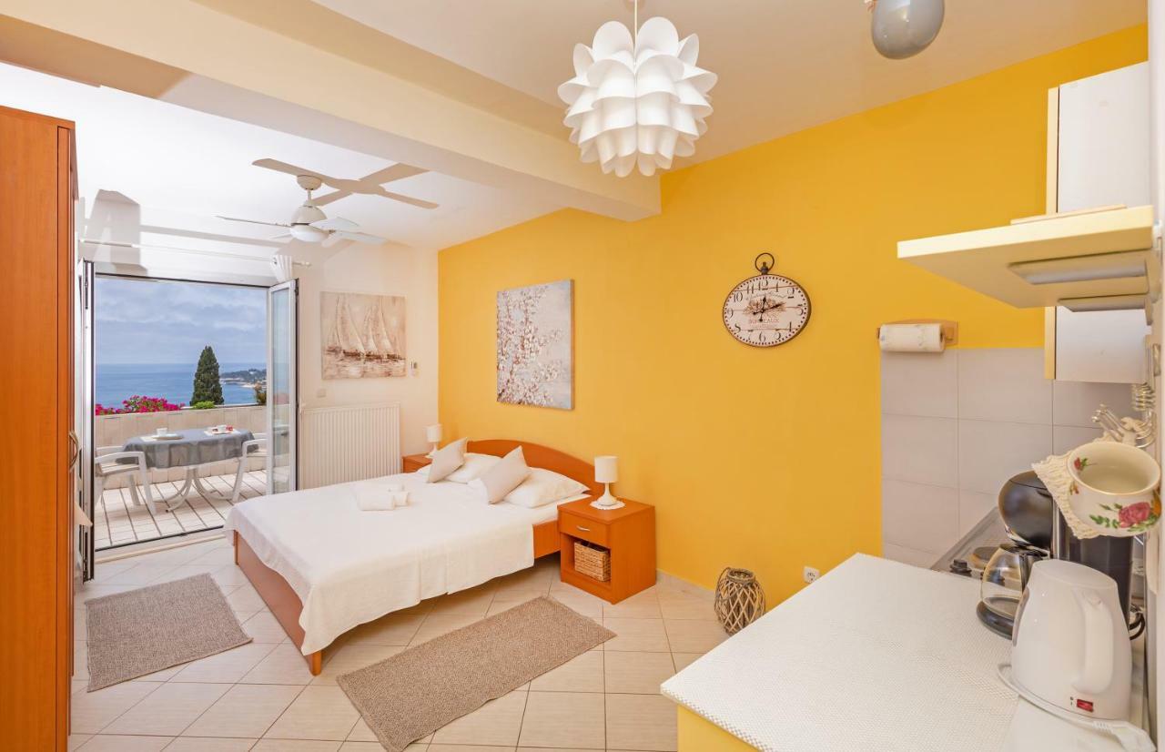 Mirela Apartment