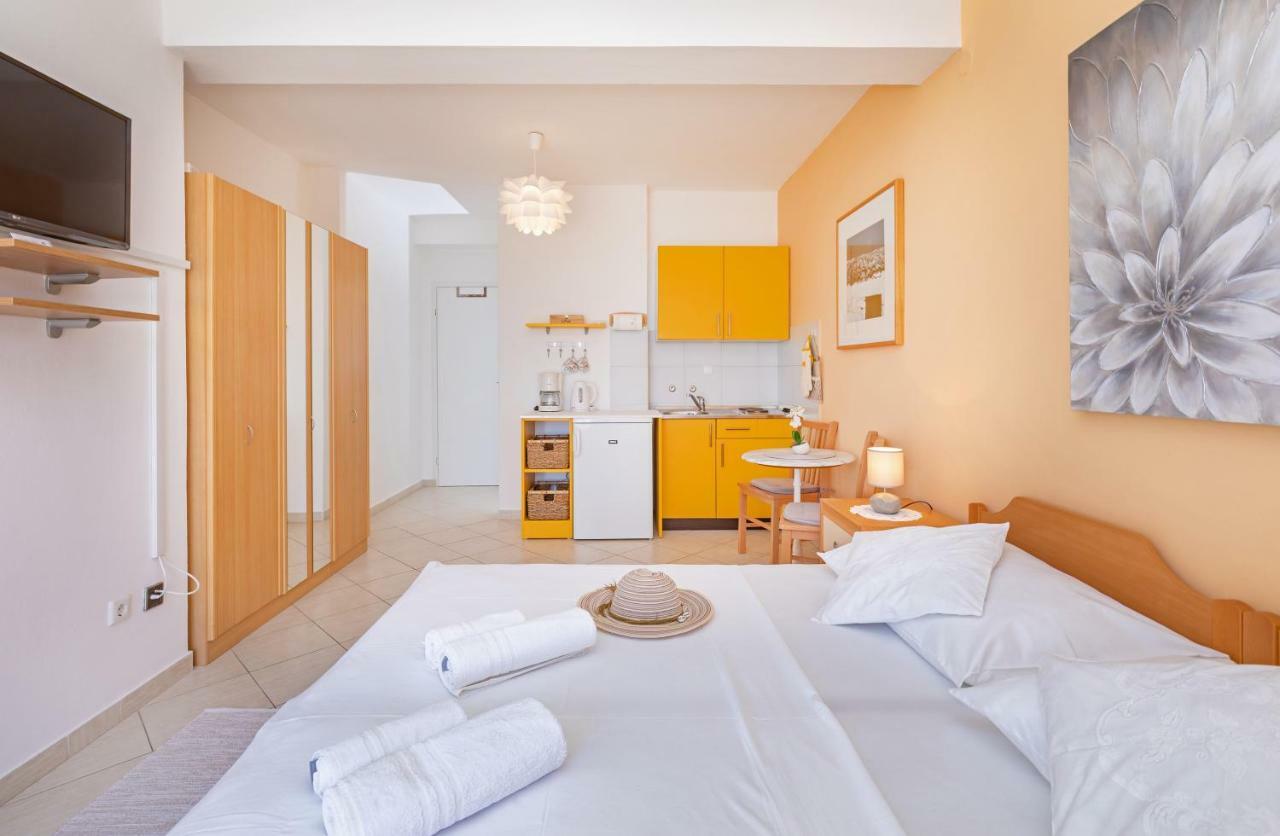 Mirela Apartment